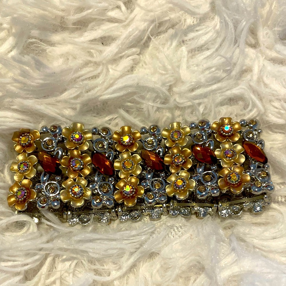 Retired Floral Affair Premier Designs Stretch Bracelet.